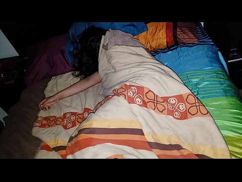 ❤️ Anak tiri memarahi ibu tirinya yang masih muda saat dia tidur. ❤❌ Video seks di id.yourxxxvideos.ru ️❤